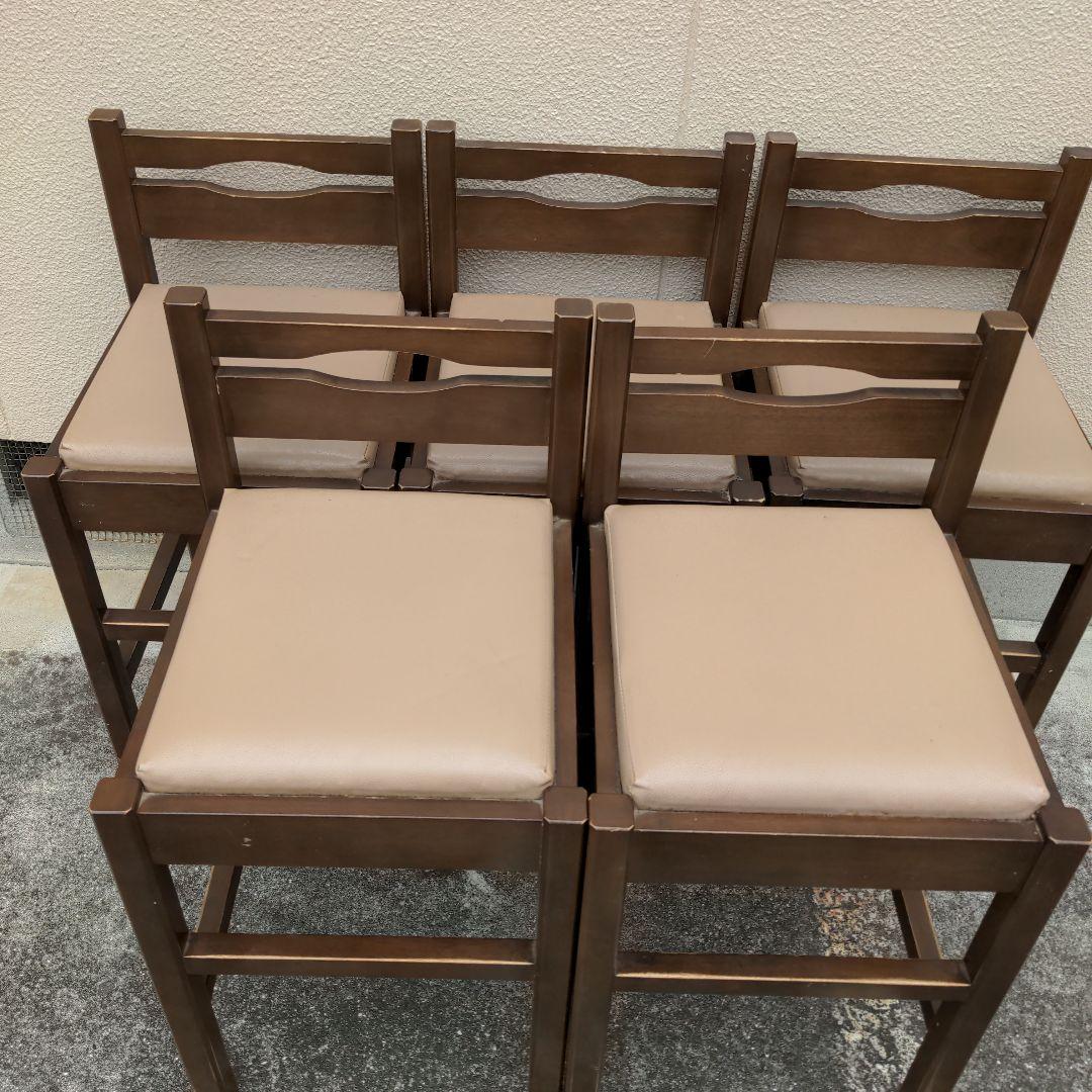 ブラウンの木製椅子五脚セット