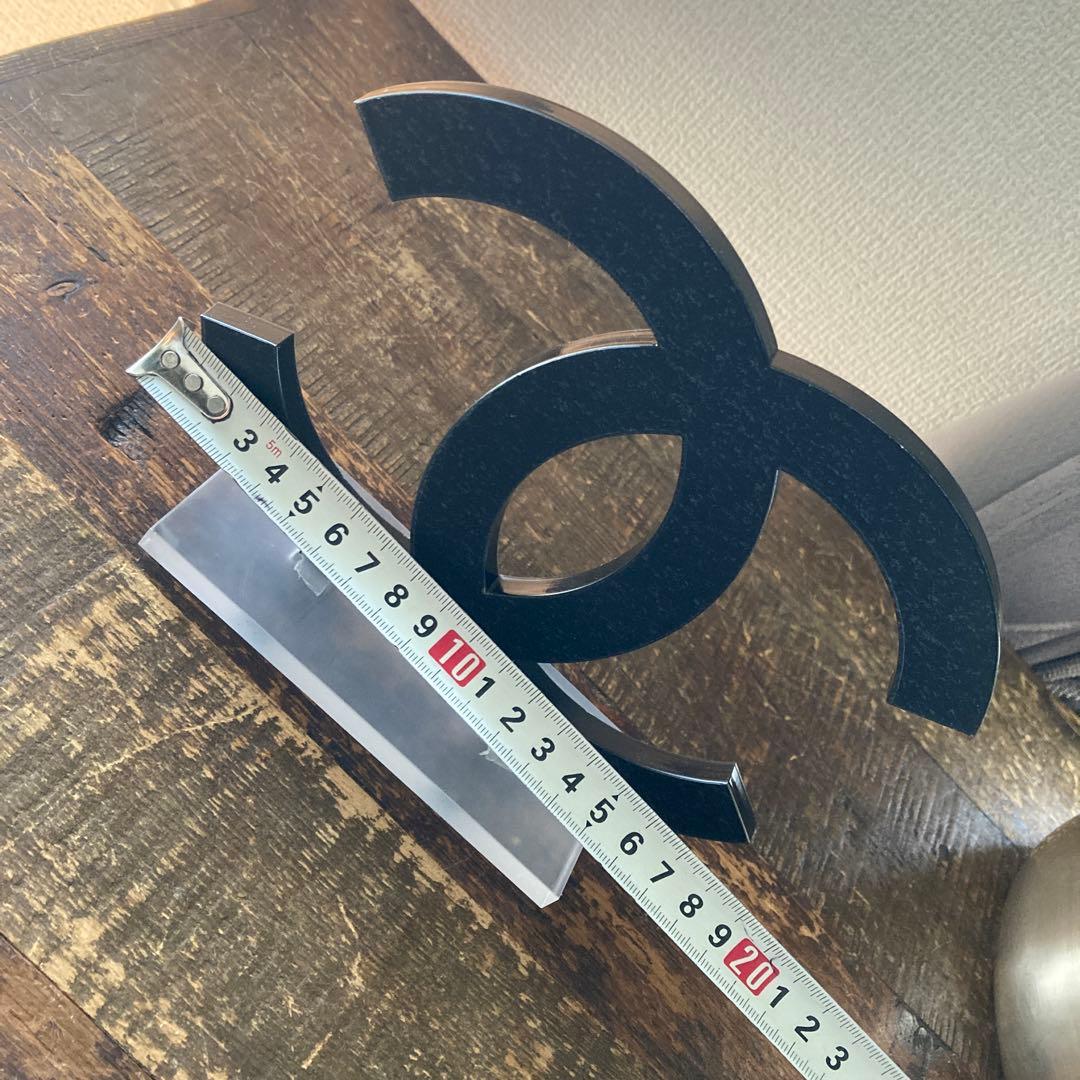 CHANEL ロゴスタンド 黒 オブジェ