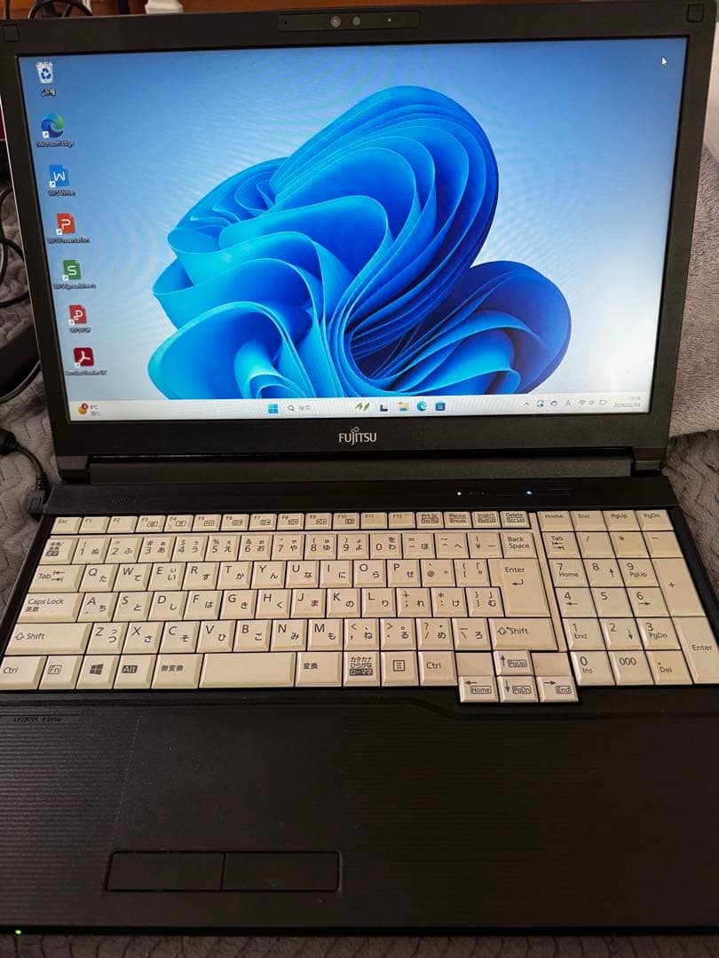Fujitsu LIFEBOOK 15.6インチ ノートPC