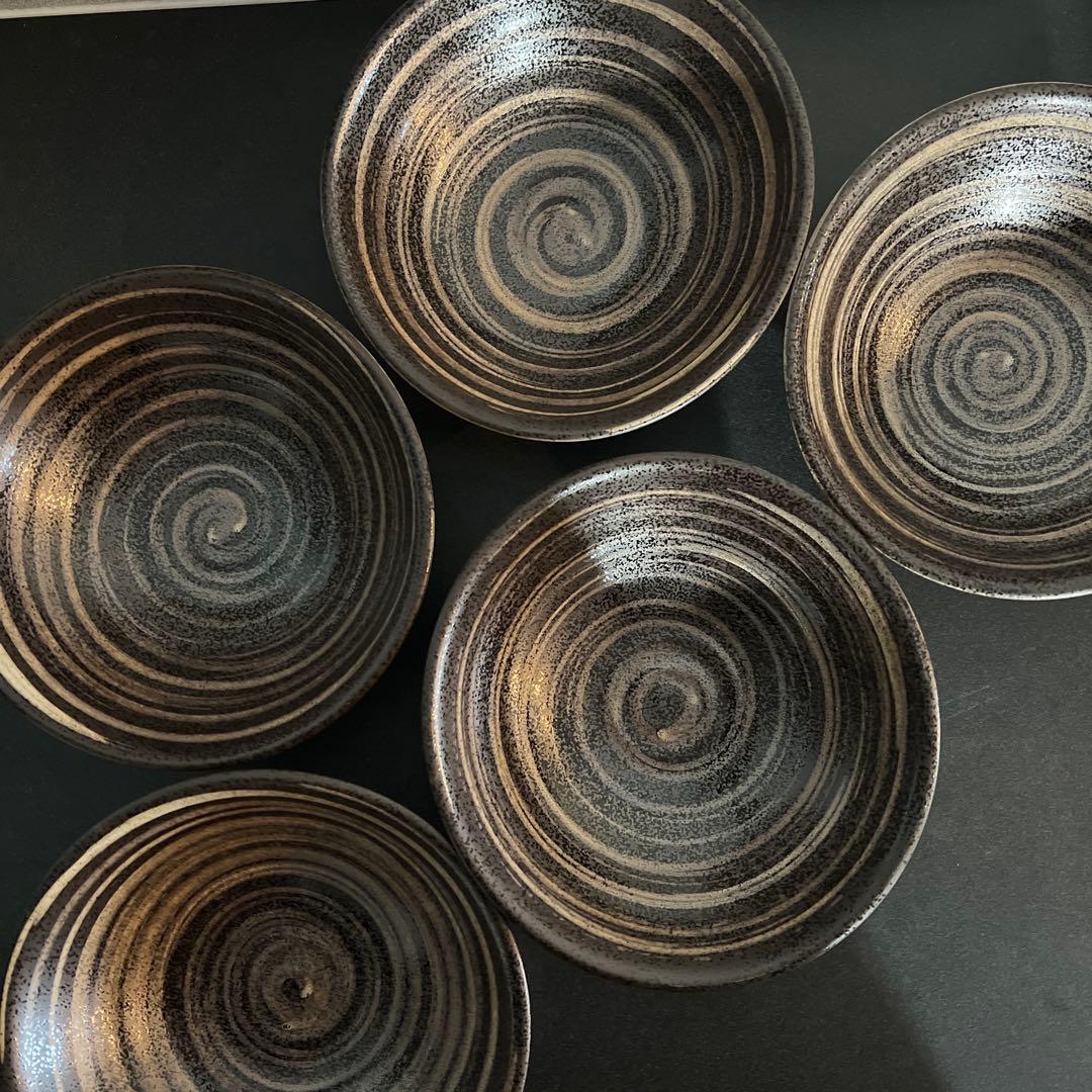 【美濃焼／たわみ鉢・深皿】金彩・渦巻き・刷毛目／和食器・来客・おもてなし