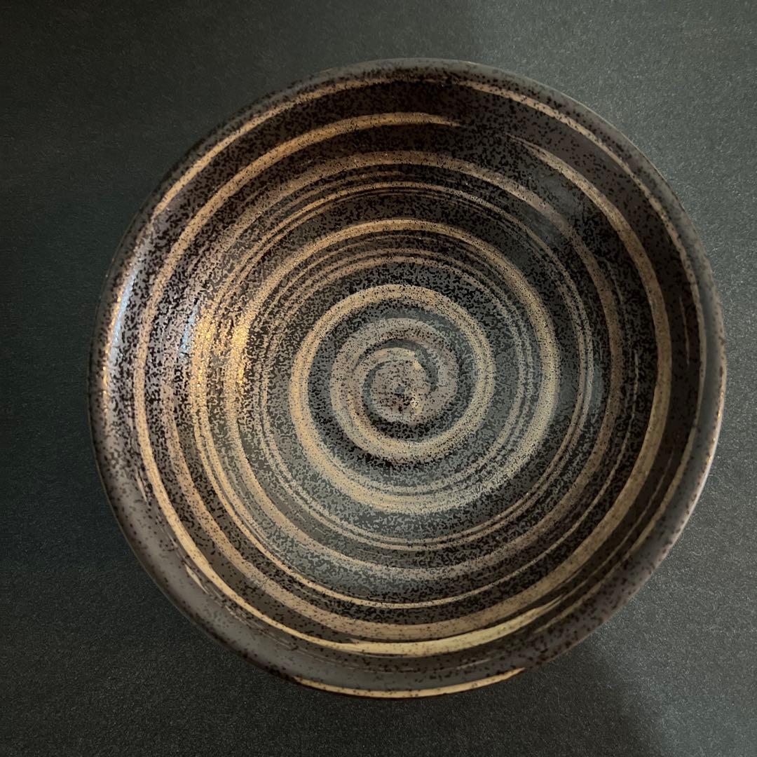 【美濃焼／たわみ鉢・深皿】金彩・渦巻き・刷毛目／和食器・来客・おもてなし