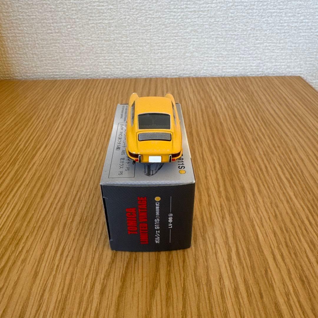 トミカ リミテッドヴィンテージ ポルシェ911 イエロー