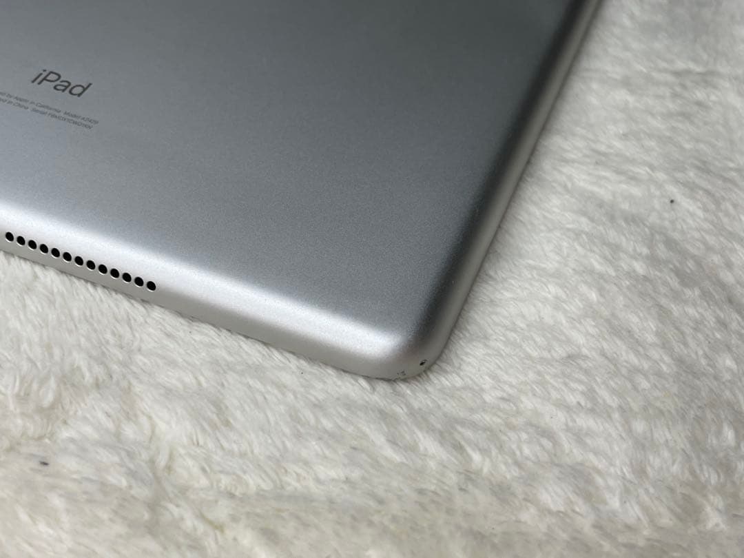 iPad 第8世代 32GB WiFi+Cellular