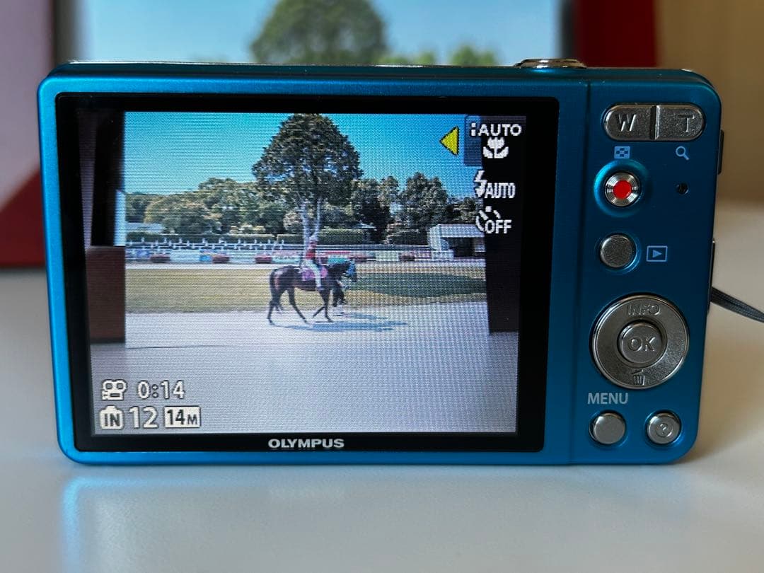 オリンパス　コンデジ　VG-140 5倍ズーム