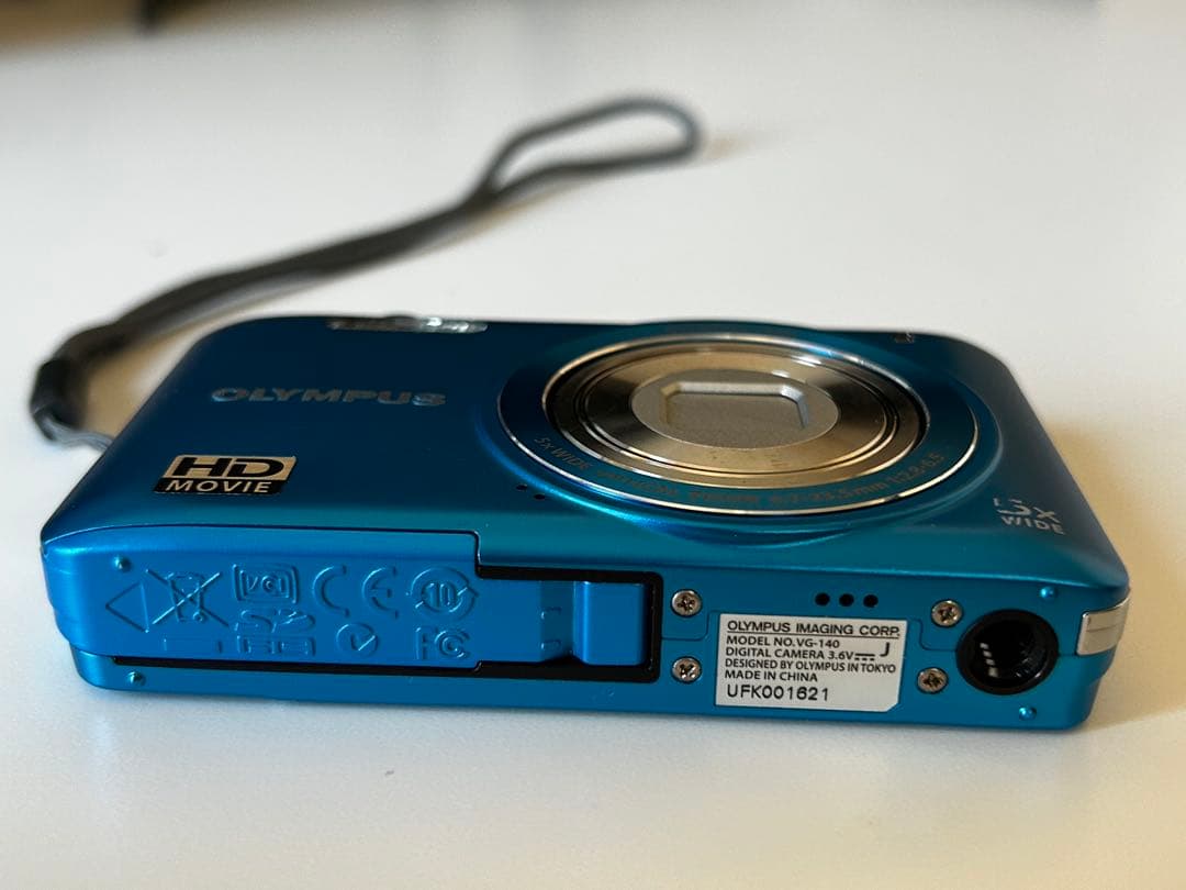 オリンパス　コンデジ　VG-140 5倍ズーム