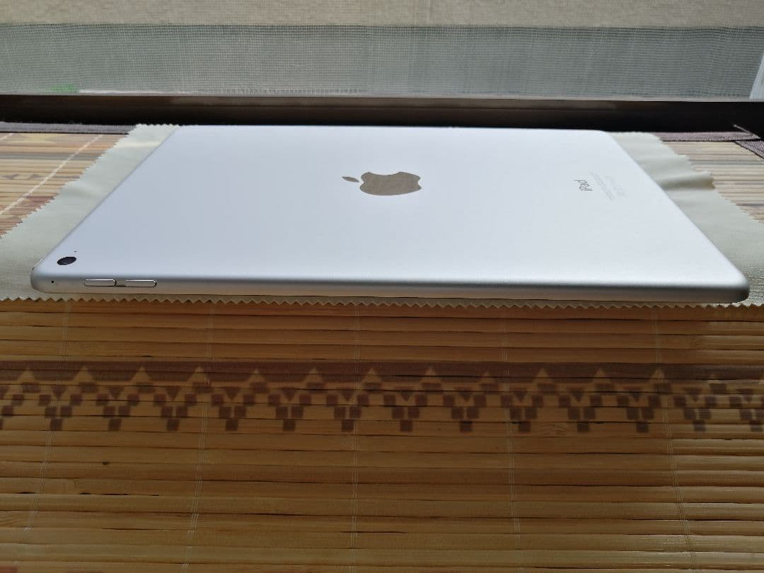 ipad air2　シルバー　128gb　wifi　バッテリー88%　air 2