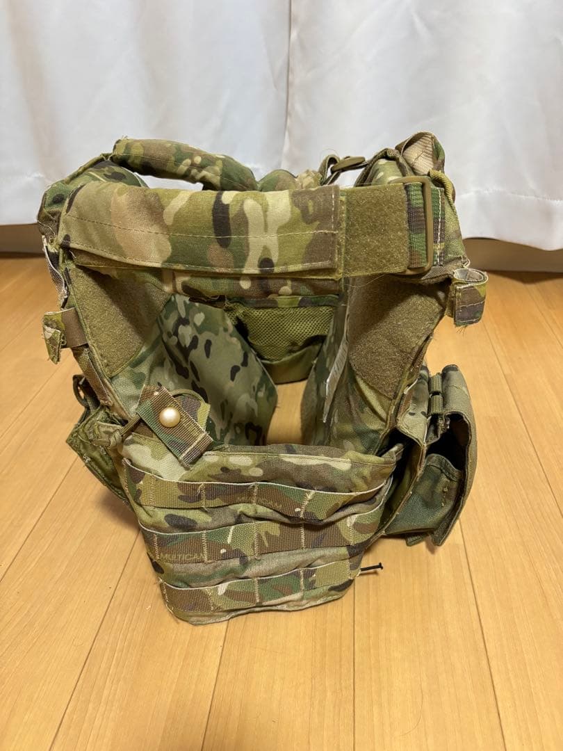 迷彩 プレートキャリア モールシステム対応