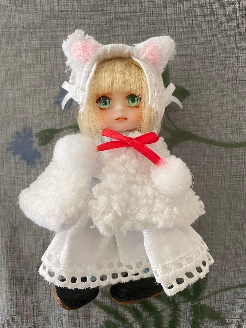 セリア ドール ミニ 金髪 銀髪 セット 2体