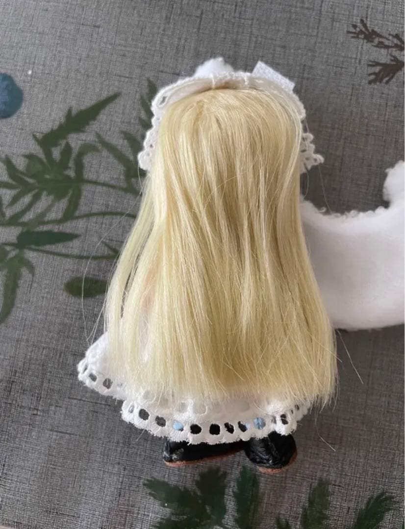 セリア ドール ミニ 金髪 銀髪 セット 2体