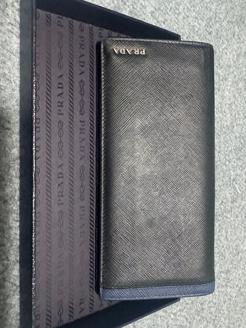 PRADA 長財布