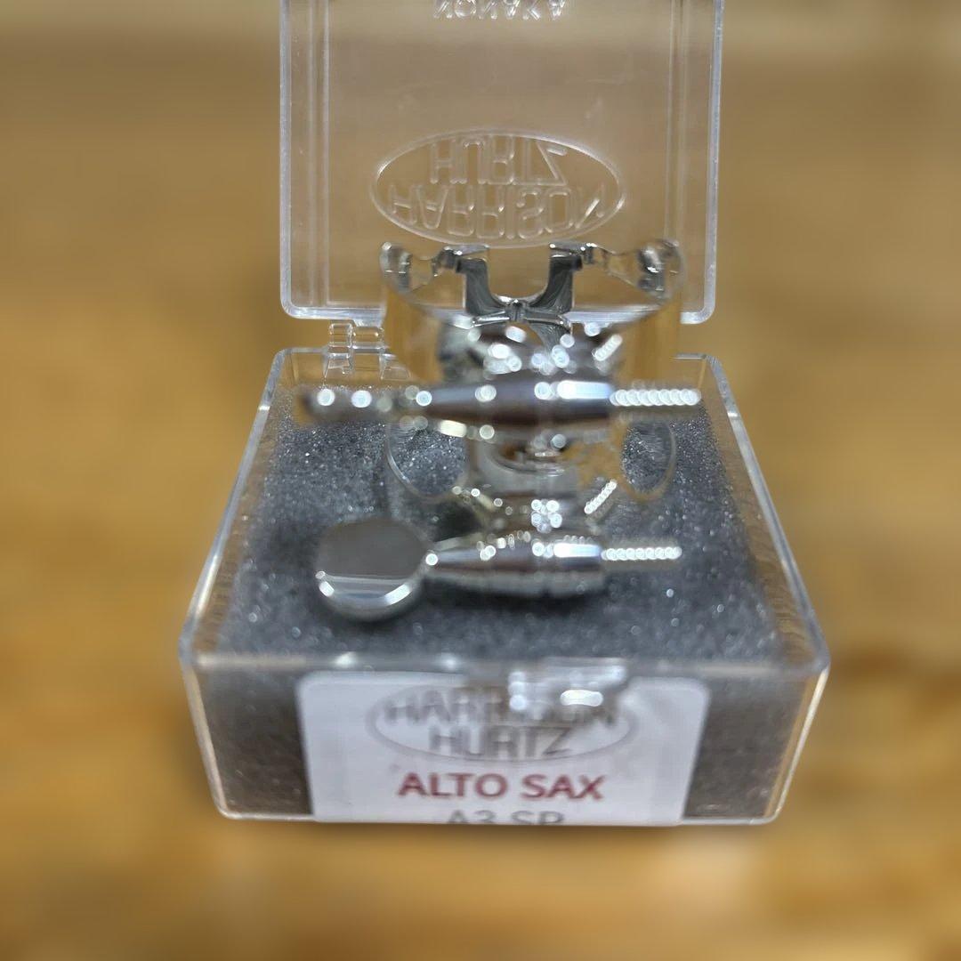 ハリソン　アルトサックスリガチャー