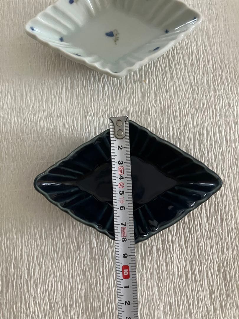 稲村真耶　菱形小皿　２枚セット(瑠璃釉と小花柄)