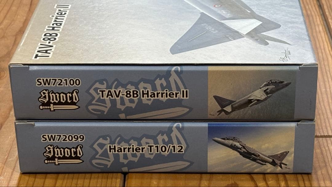 スウォード 1/72 TAV-8B ハリアーⅡ & T10/12 2機