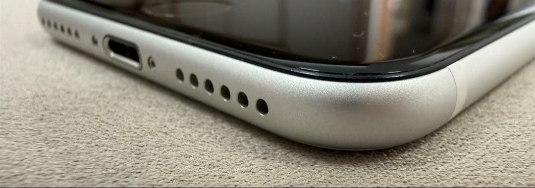 Apple iPhone SE2 第2世代 64GB バッテリー100%