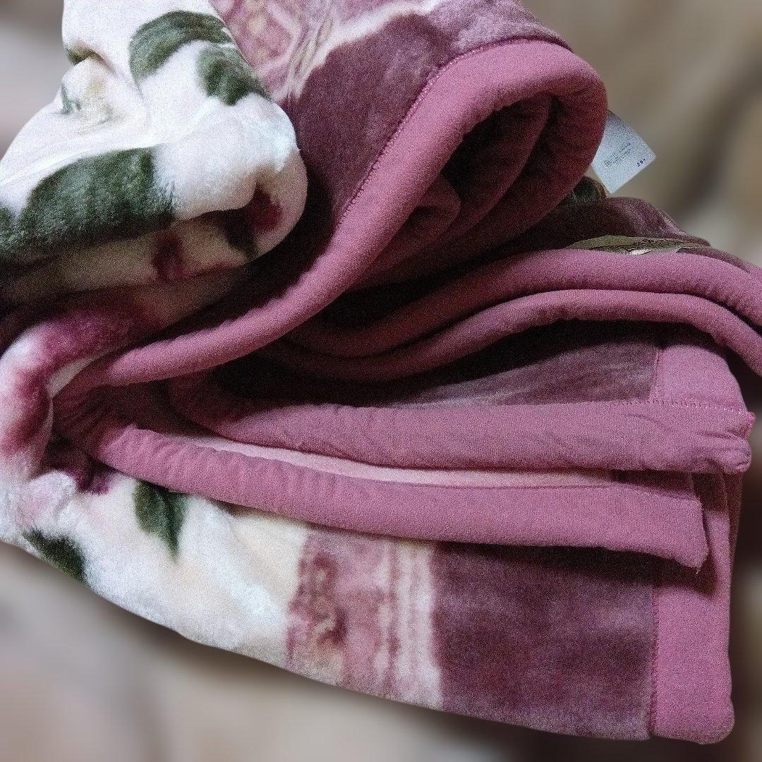 西川の高級毛布 ピンク系花柄