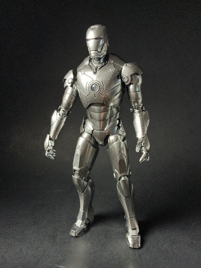 hot toysアイアンマン MARK II ダイキャスト フィギュア