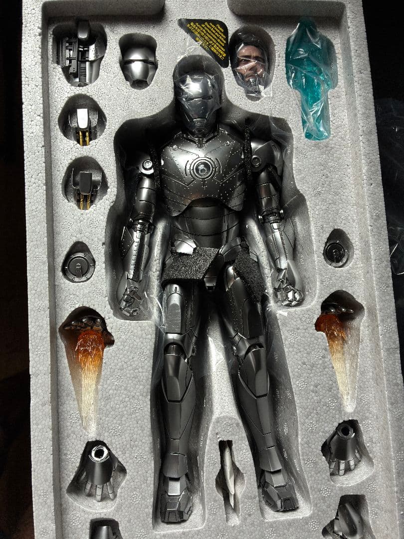 hot toysアイアンマン MARK II ダイキャスト フィギュア