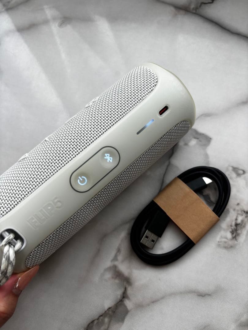 JBL FLIP5　ワイヤレススピーカー　（ホワイト）