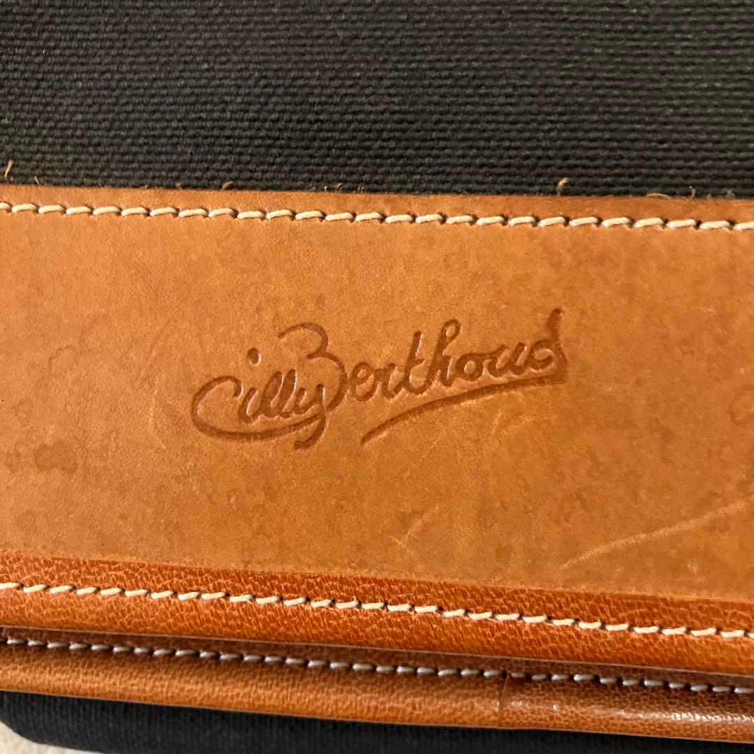 ジルベルソー　GILLESBERTHOUD 帆布製ショルダーバック