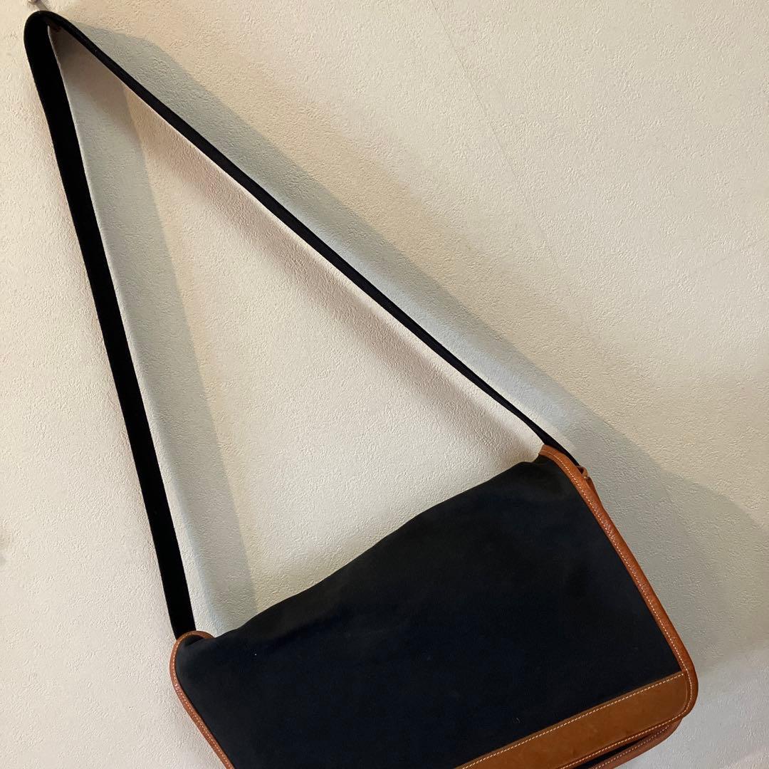 ジルベルソー　GILLESBERTHOUD 帆布製ショルダーバック