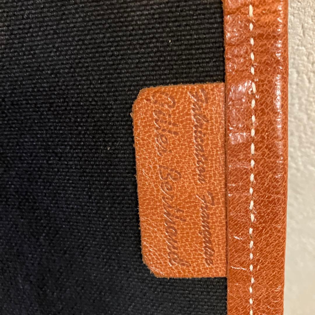 ジルベルソー　GILLESBERTHOUD 帆布製ショルダーバック