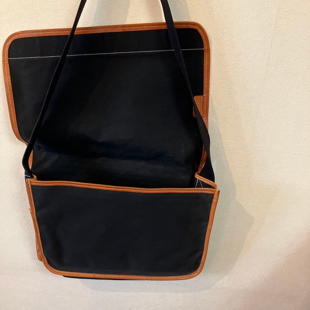 ジルベルソー　GILLESBERTHOUD 帆布製ショルダーバック