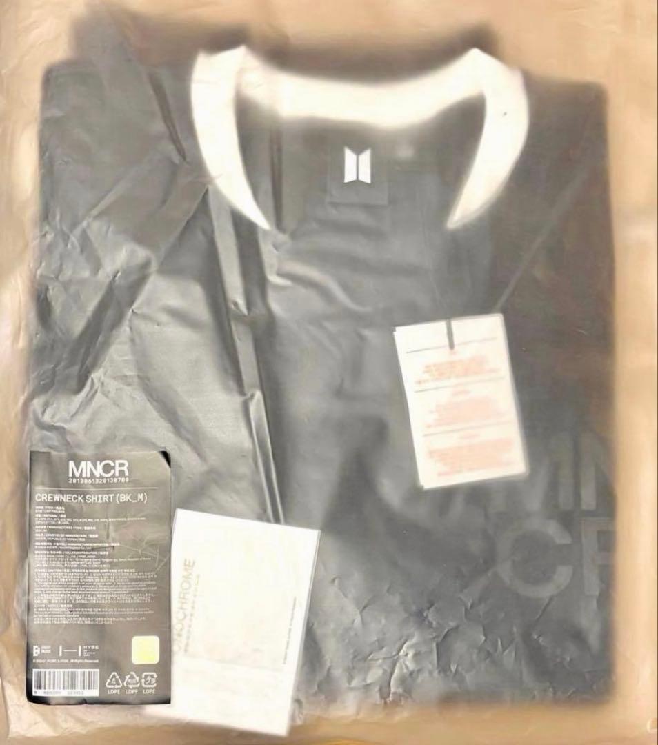 BTS MONOCHROME クルーネックシャツ 黒 Mフォトカード付き