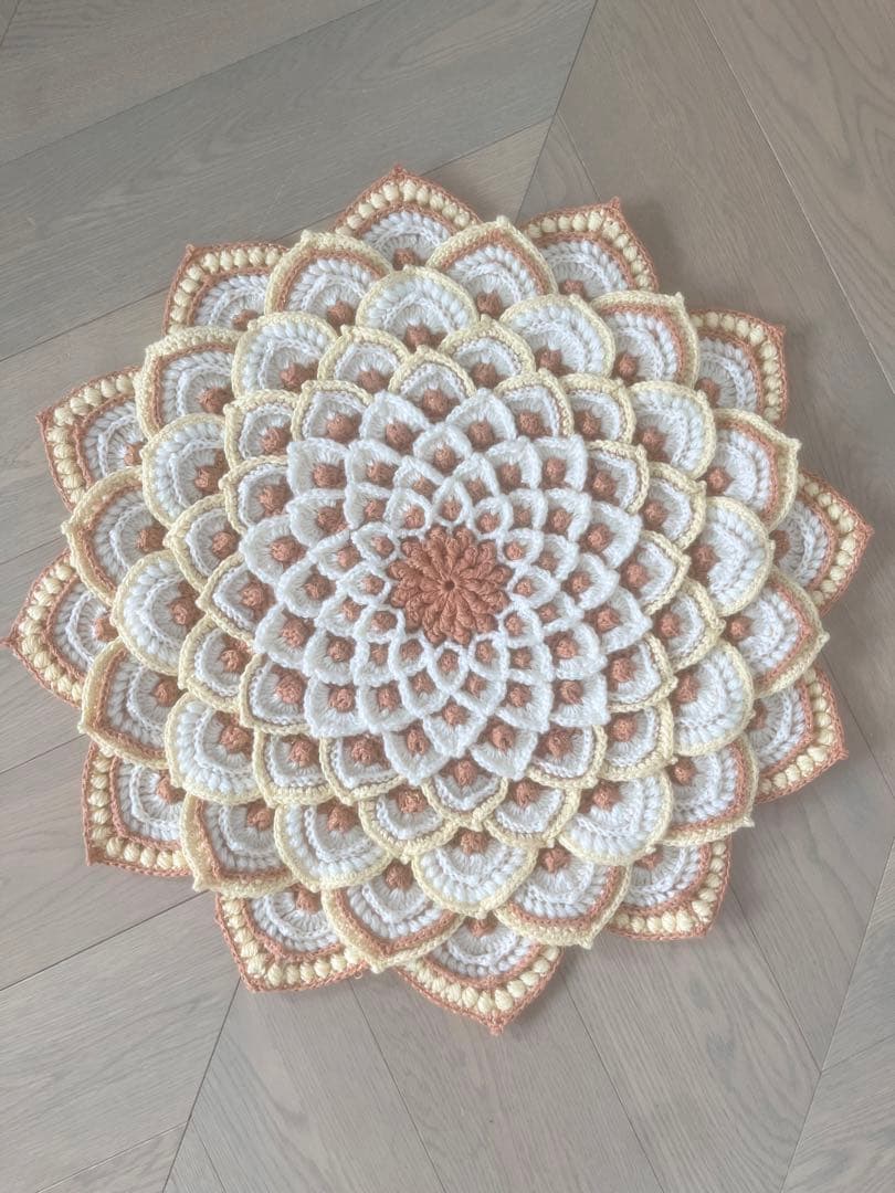 立体ドイリーラグ 韓国インテリア 一点物 個性的 ハンドメイドラグ