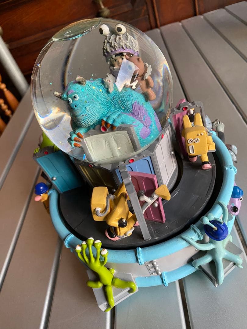 モンスターズ・インク スノードーム　オルゴール　フィギュア　ディズニー　レア