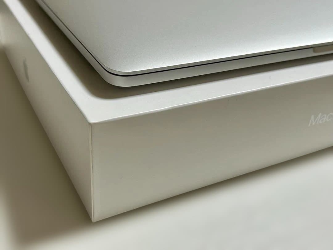 MacBook本体 MacBook Pro 13inch CPUi7 16GB