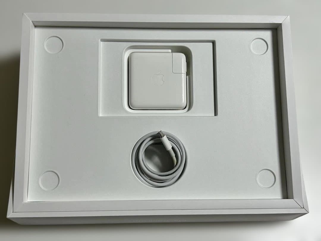 MacBook本体 MacBook Pro 13inch CPUi7 16GB