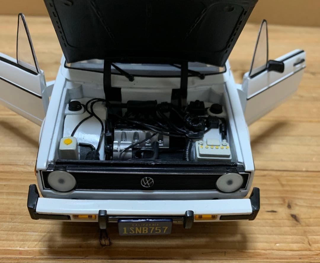 ミニカー　1/18　VW　フォルクスワーゲン　ゴルフⅠ　カブリオレ　ホワイト