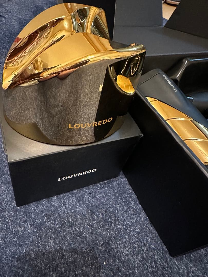 LOUVREDO 復元ドライヤー　限定非売品　ゴールドディスプレースタンド付き