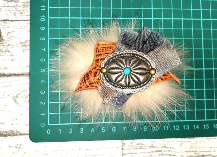 antique風　vintage調　ファーコンチョ　手染めデニムヘアークリップ