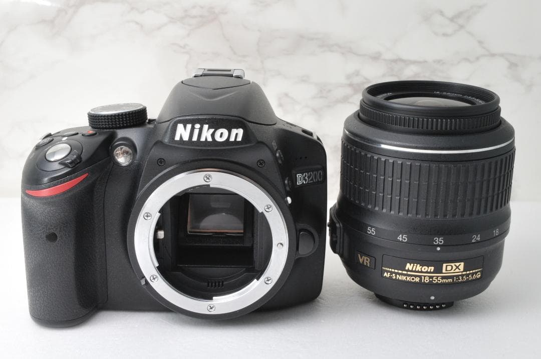 美品 Nikon D3200⭐️スマホ転送 ガイド機能 動作確認済み 一眼レフ