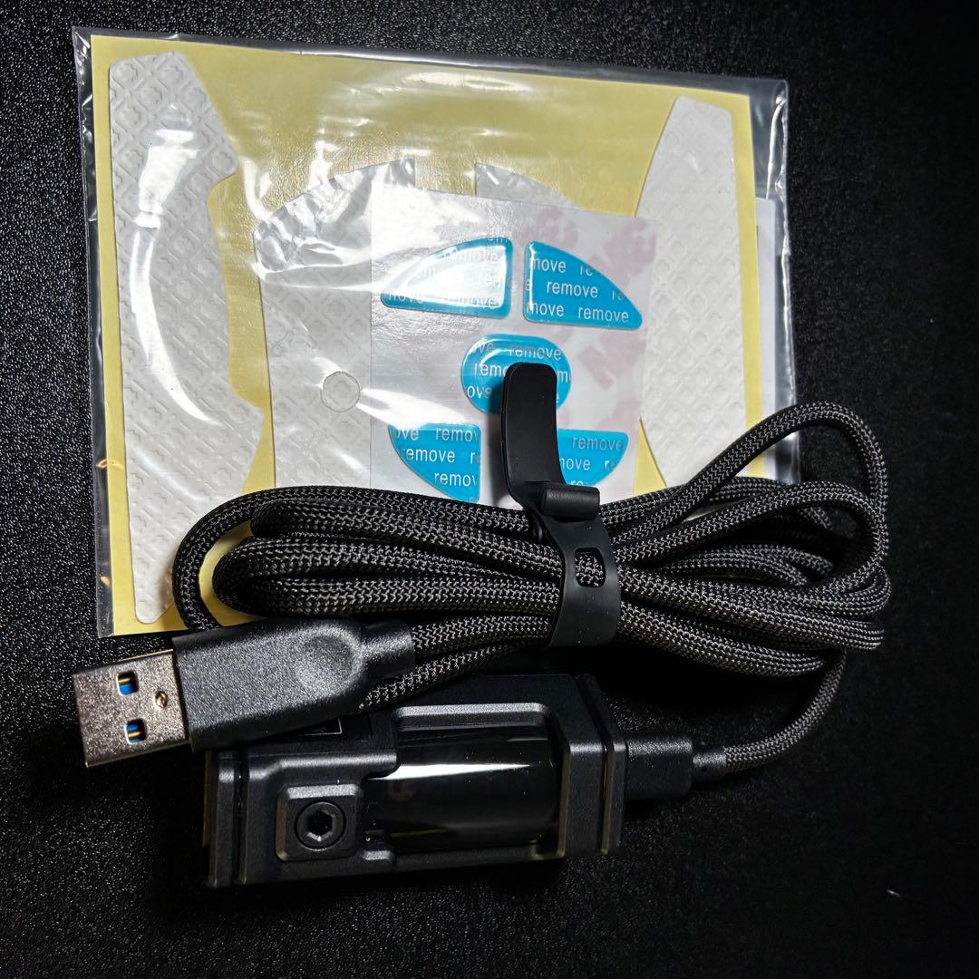 R5 ULTRA ワイヤレスゲーミングマウス ホワイト 超軽量