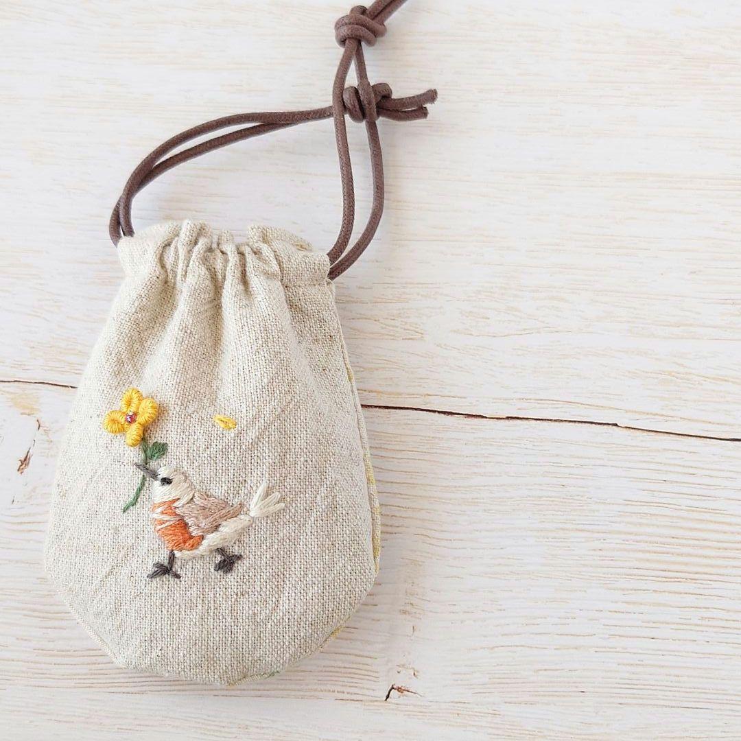 ちっちゃな巾着サシェ/詰替えタイプ【こまどりと黄色い花】