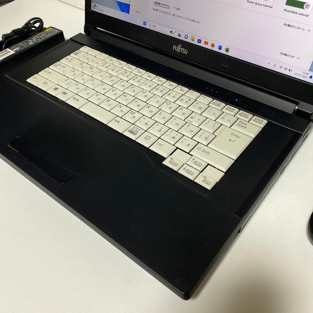 Windows11 オフィス2024年Core i5 SSD 256GB 富士通