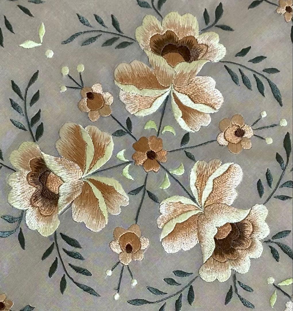 ヴィンテージ　アンティーク　手刺繍　大型テーブルクロス　円形