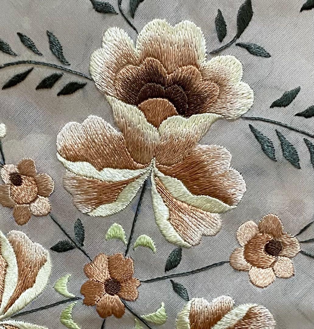 ヴィンテージ　アンティーク　手刺繍　大型テーブルクロス　円形