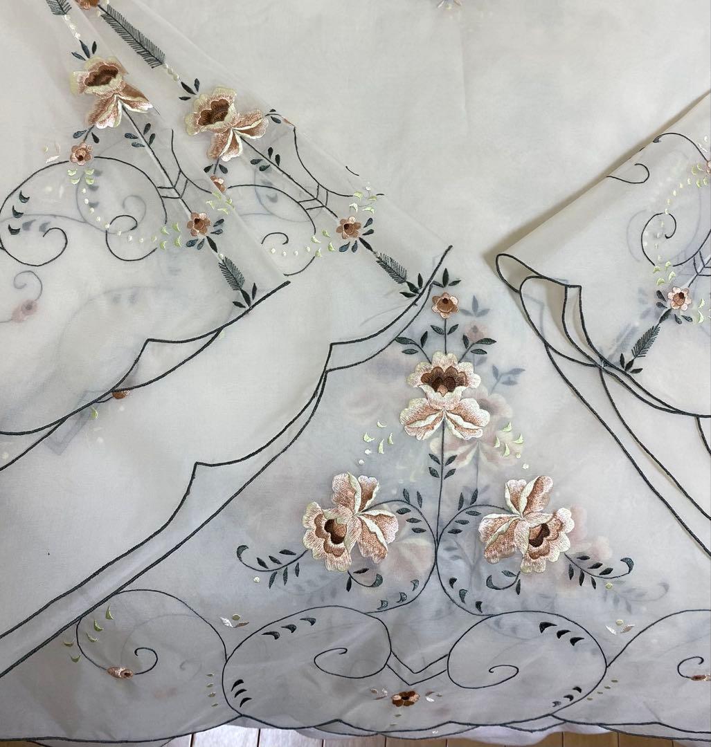 ヴィンテージ　アンティーク　手刺繍　大型テーブルクロス　円形