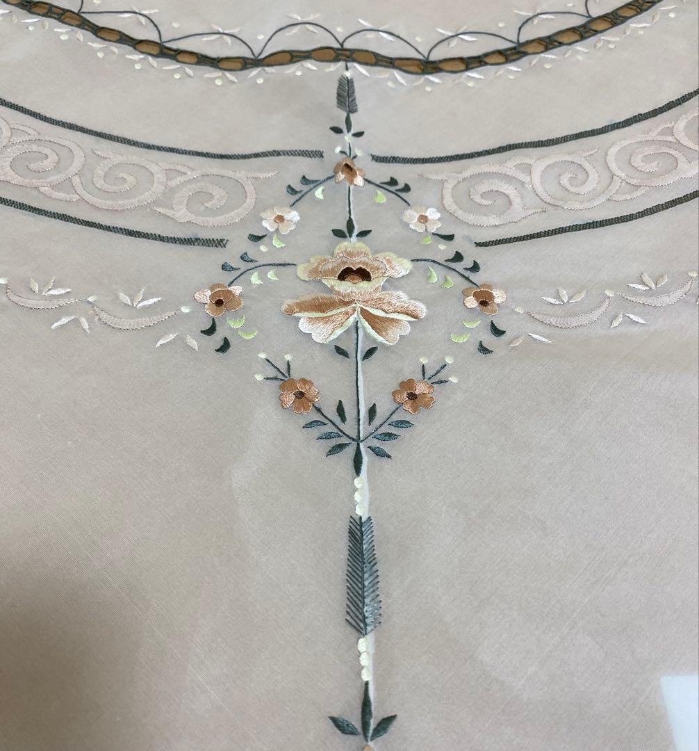 ヴィンテージ　アンティーク　手刺繍　大型テーブルクロス　円形