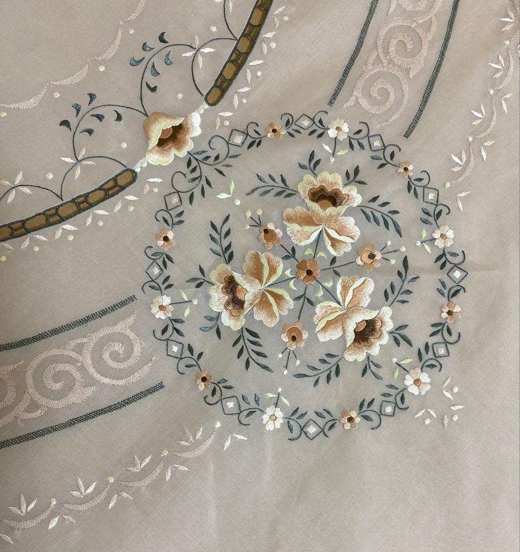 ヴィンテージ　アンティーク　手刺繍　大型テーブルクロス　円形