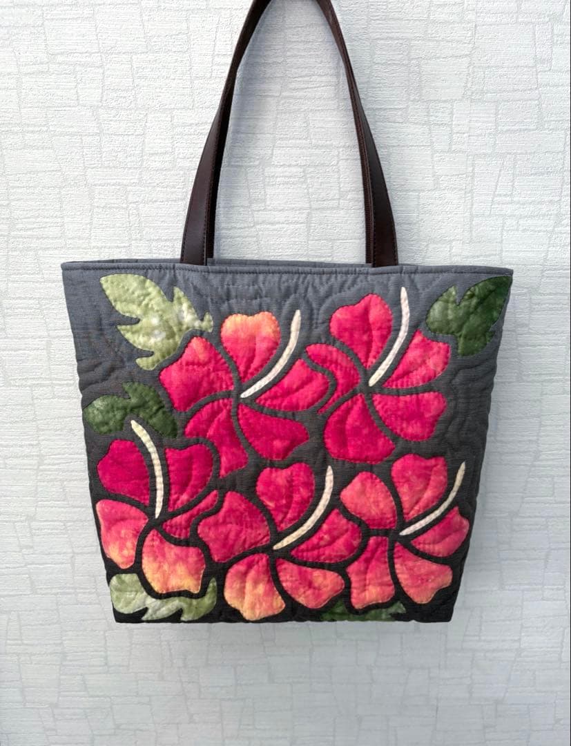 ハワイアンキルトトートバッグ　　　　　　　　ハイビスカス♡ ブラウングラデ
