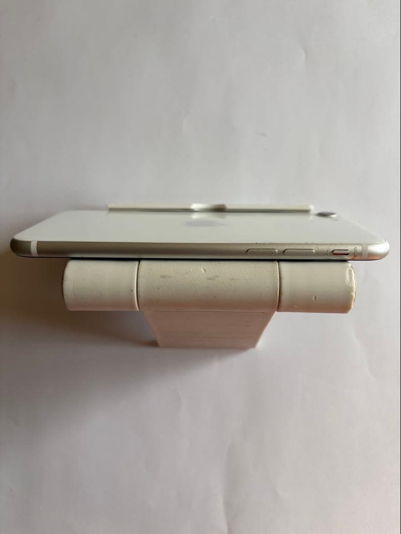 【美品】iPhone SE2 64GB SIMフリー 本体 即発送❣️