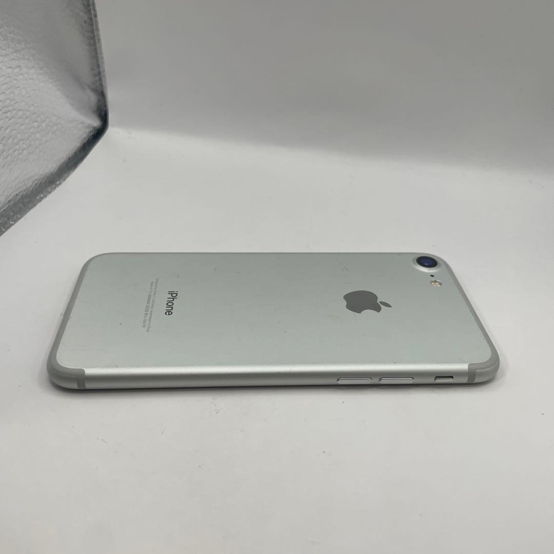 1.267 Softbank 美品　iPhone7 動作確認済み　96%