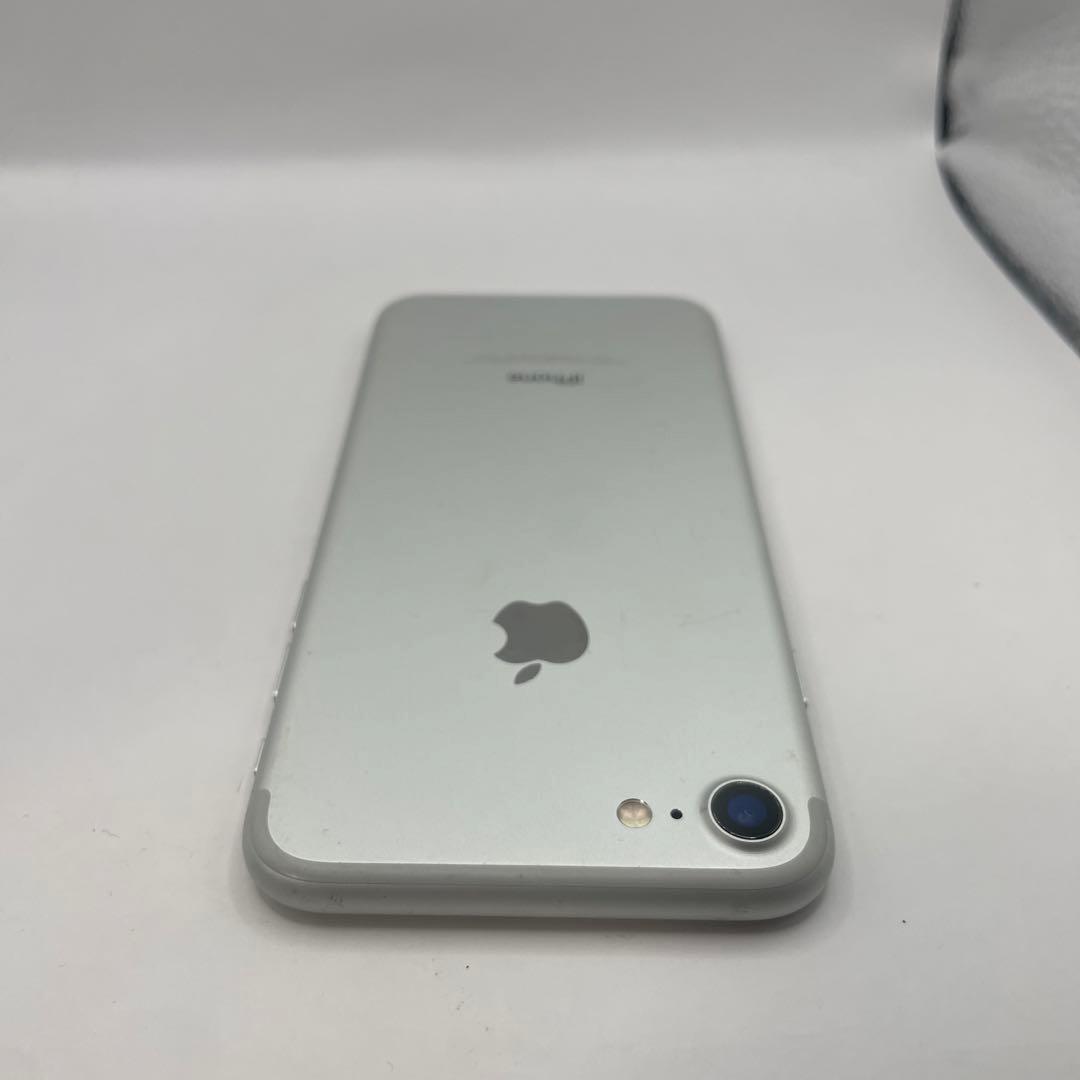 1.267 Softbank 美品　iPhone7 動作確認済み　96%