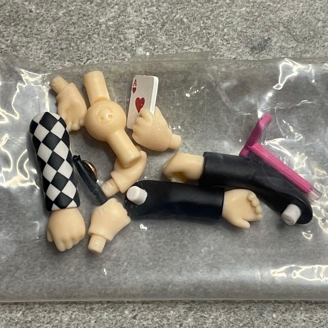 ねんどろいど　ツイステッドワンダーランド　リドル、エース、デュース　3体セット