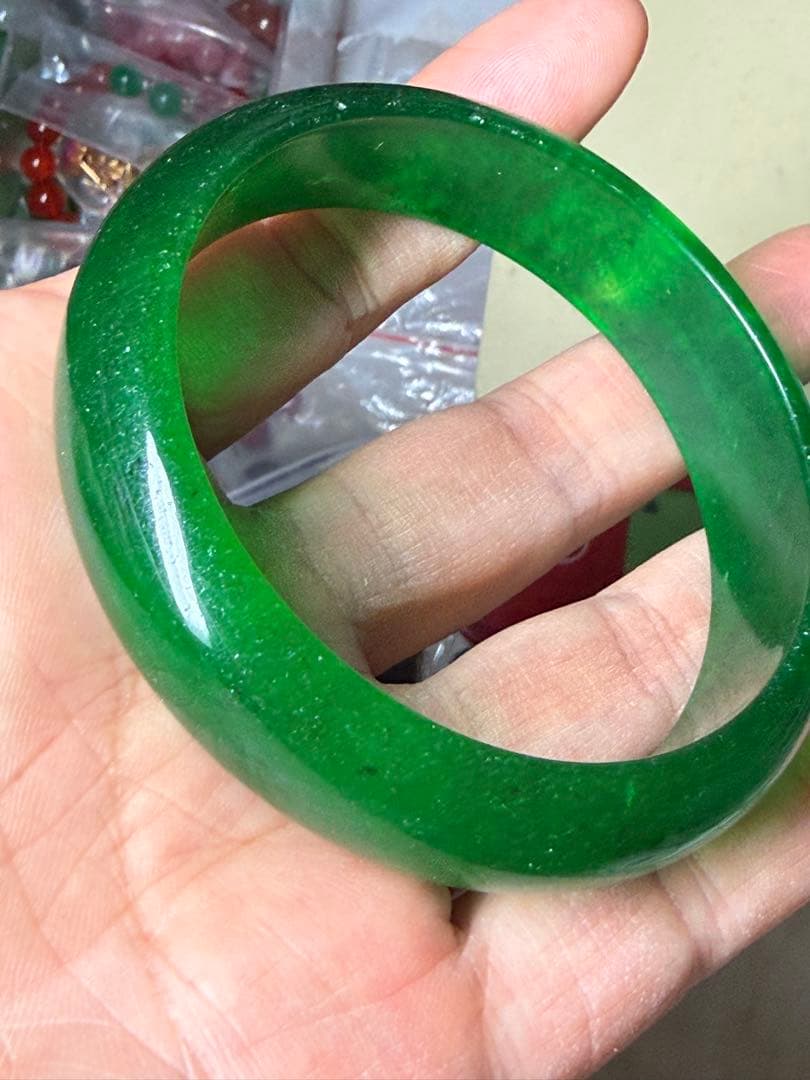 絶品　ミャンマー翡翠　氷種大バングル