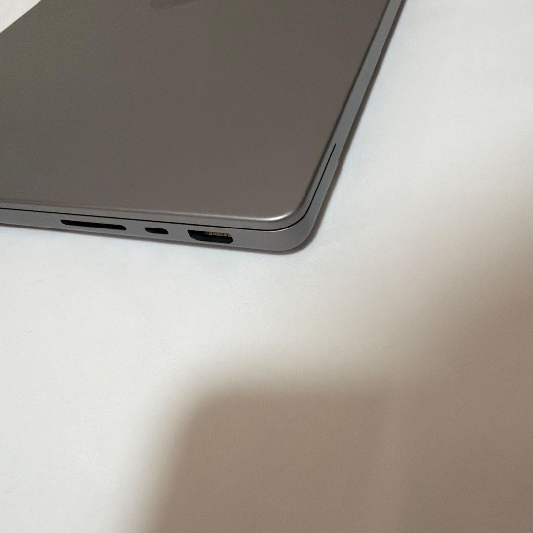 MacBookPro M1Pro 14インチ A2442 MKGP3J/A